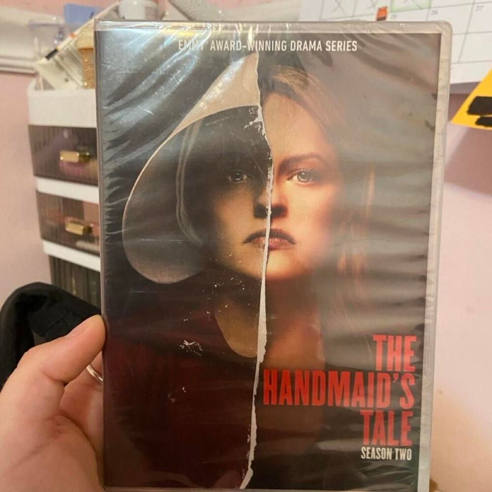 The Handmaid's Tale Season 2 DVD